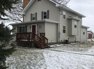 1941 Peek Home Rd, Dixon, IL 61021