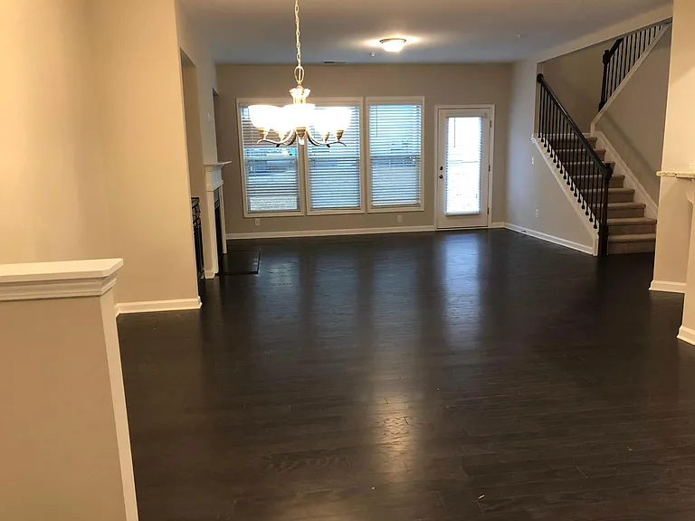 1229 Foxcroft Ln — Photo 13