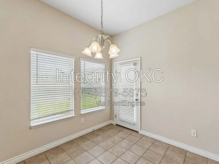 2800 NW 184th St — Photo 18