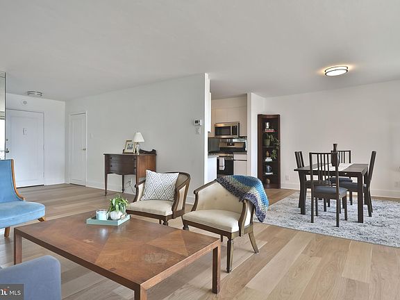 4th image of 2401 Pennsylvania Ave APT 17B30