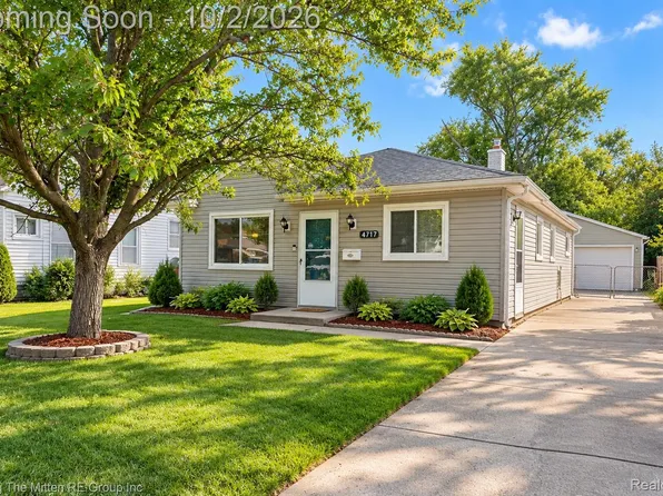 4717 Dudley St, Dearborn Heights, MI 48125