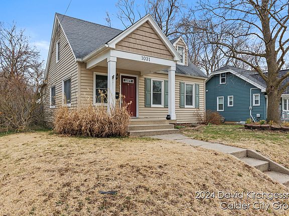 2nd image of 1031 Arlington St NE