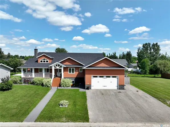 207 6th STREET W, Carnduff, SK S0C 0S0