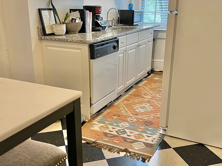 Virginia Court Apartments — Photo 17