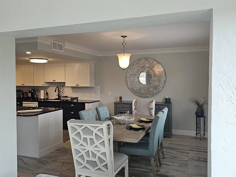 1930 Gulf Shore Blvd N #D102 — Photo 6