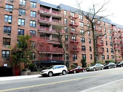 4325 Douglaston Pkwy, Little Neck, NY, 11363