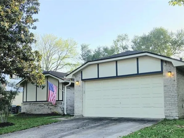 1126 E Brompton Dr, Pearland, TX 77584