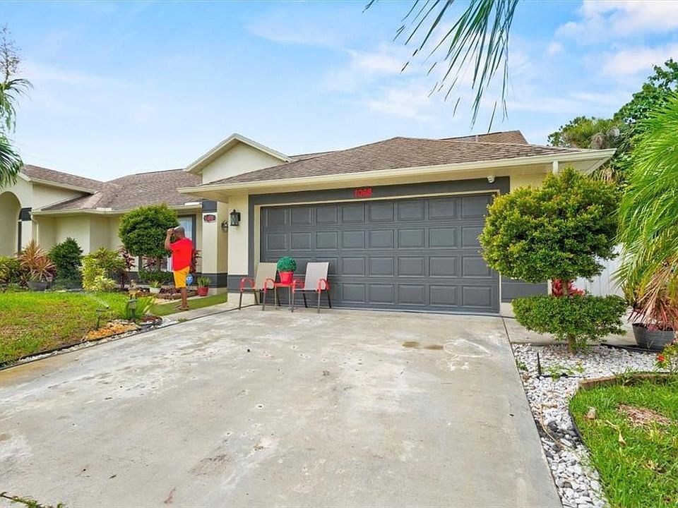 1st image of 1068 SW Barbarosa Avenue