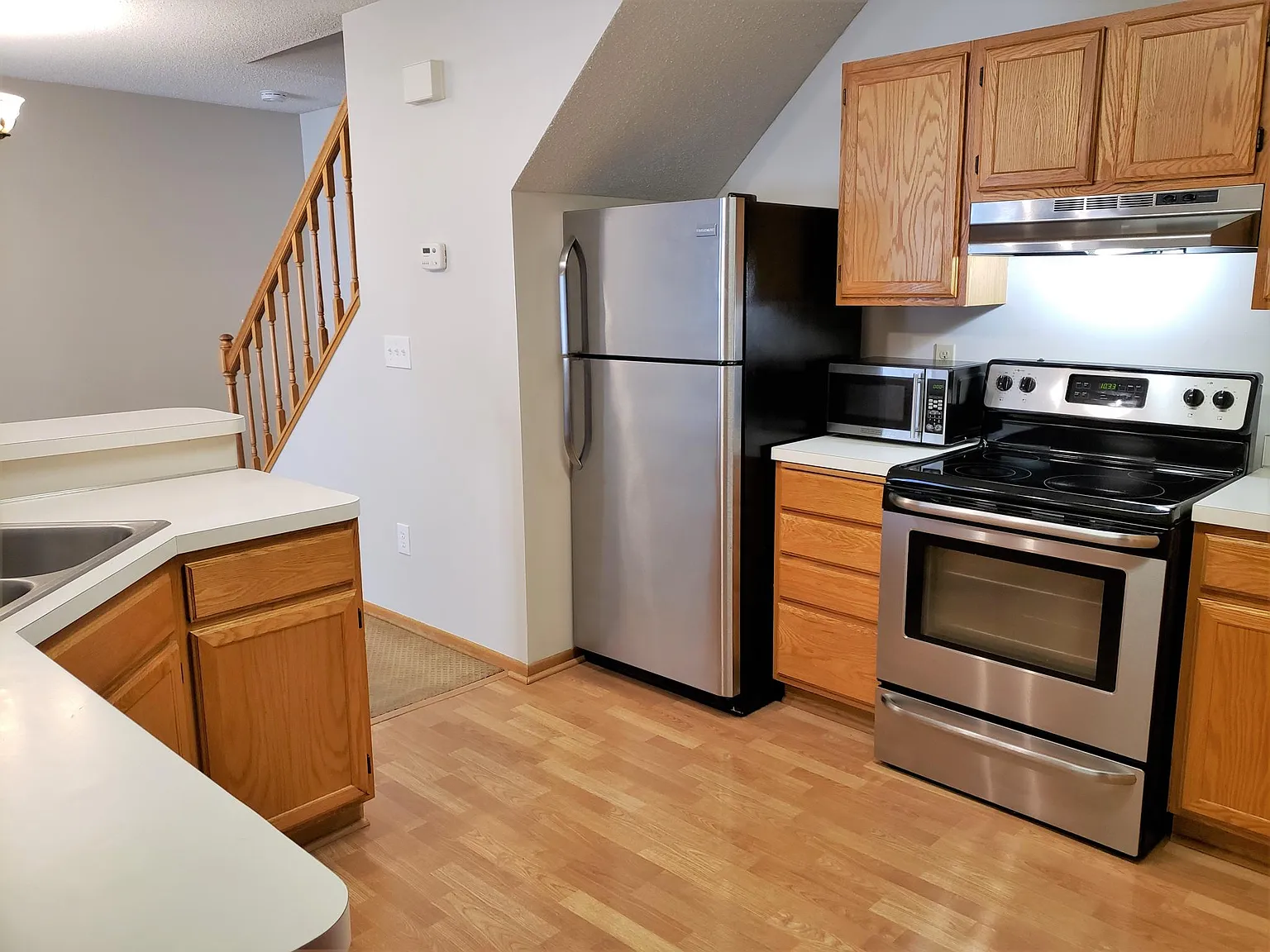 4053 Wilshire Cir — Photo 2