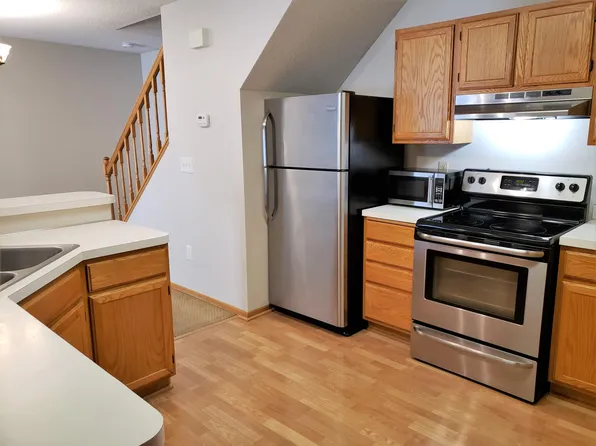 4053 Wilshire Cir, Shoreview, MN 55126