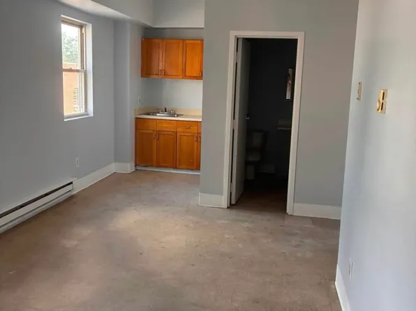 779 E Main St APT 1, Waterbury, CT 06702