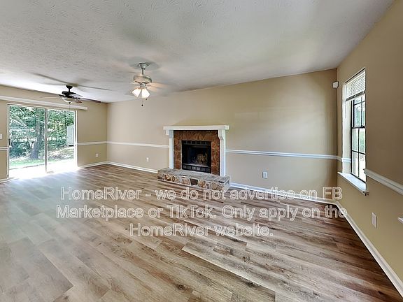 4th image of 2871 Eastland Way
