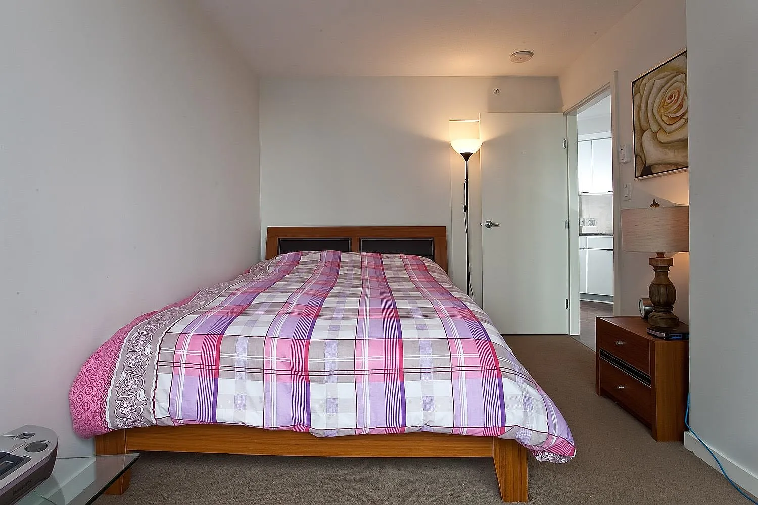 2 bed, 576 sqft, $3,700 — Photo 3