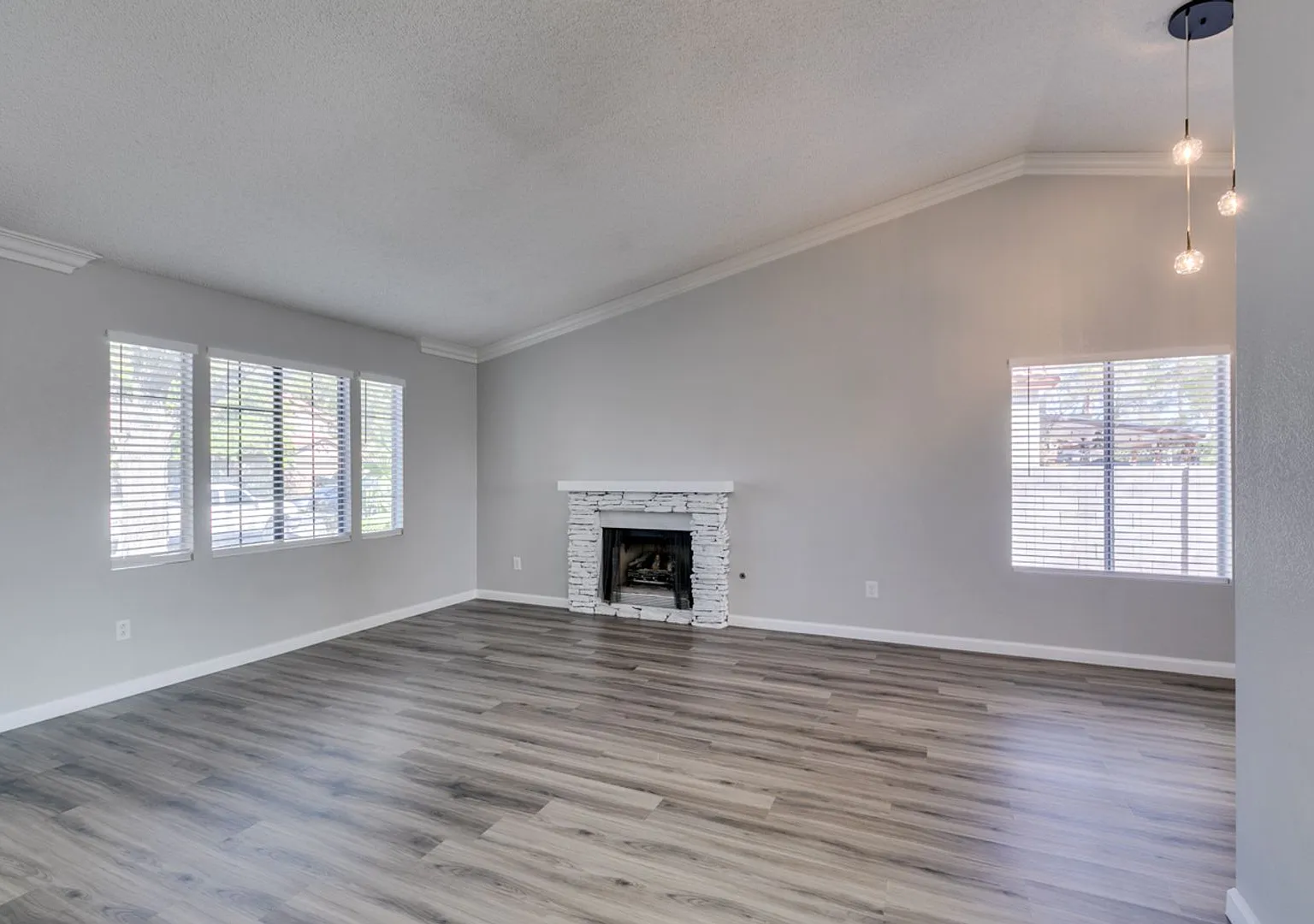Charming Single-Story 3bdrm 2bth — Photo 4