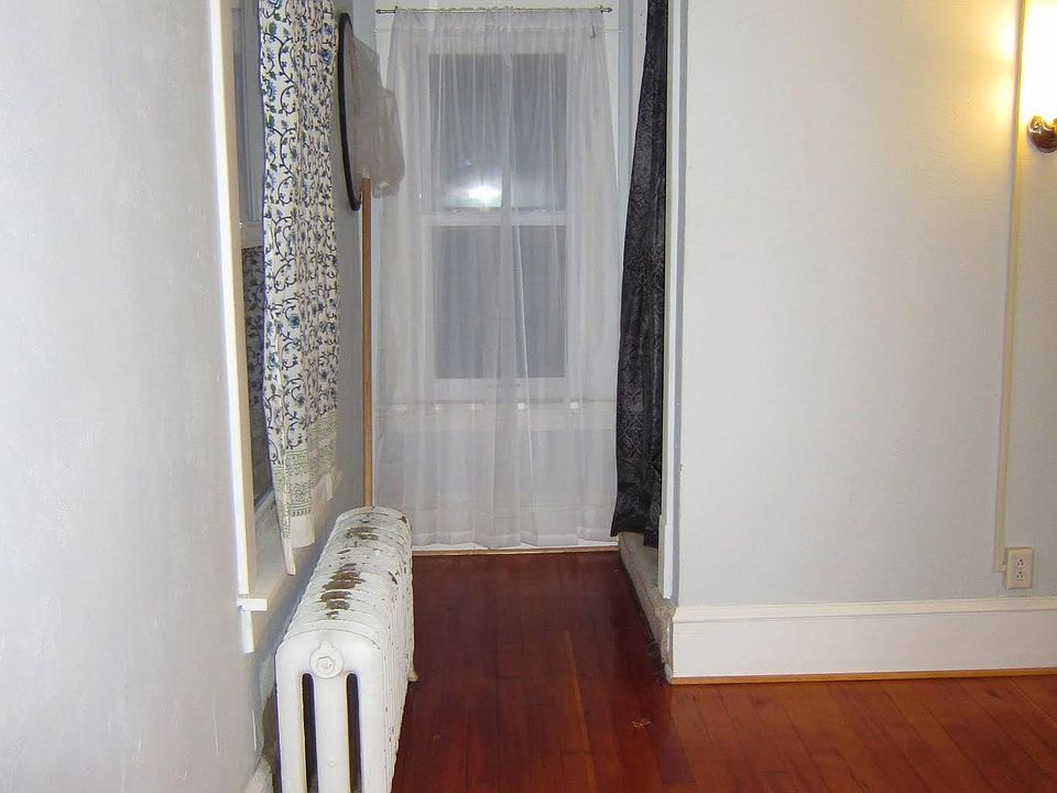Den/Office area (bonus room)