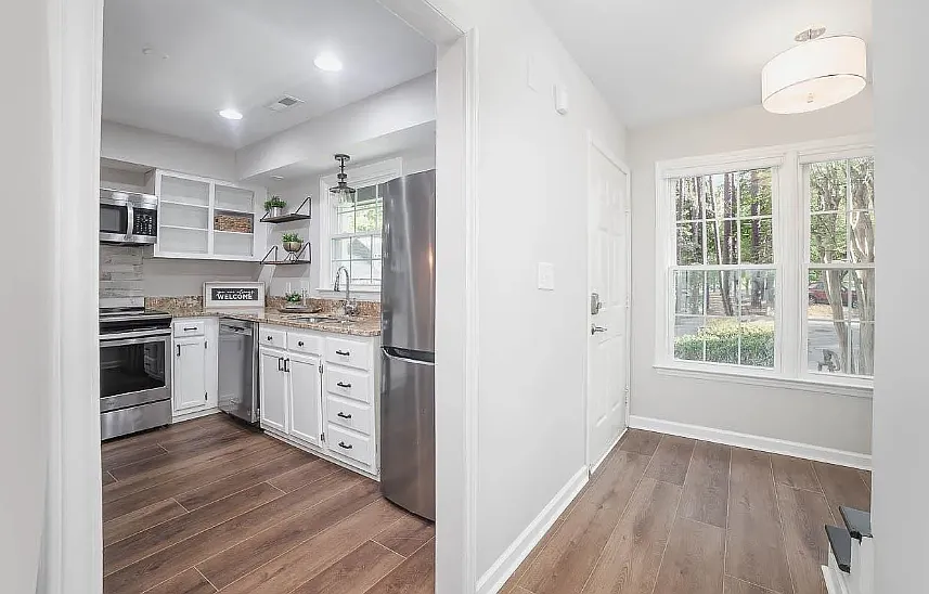2 bed, 2.5 bath, 1200 sqft, $2,100 — Photo 4