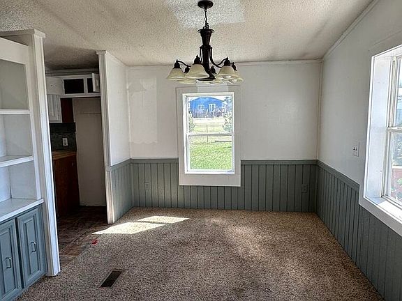 3rd image of 20019 Northrup Dr