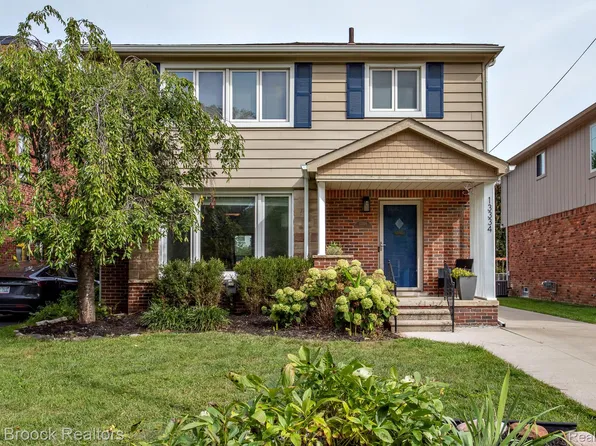 13334 Winchester Ave, Huntington Woods, MI 48070