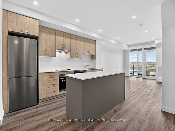 5th image of 461 Green Rd #304
