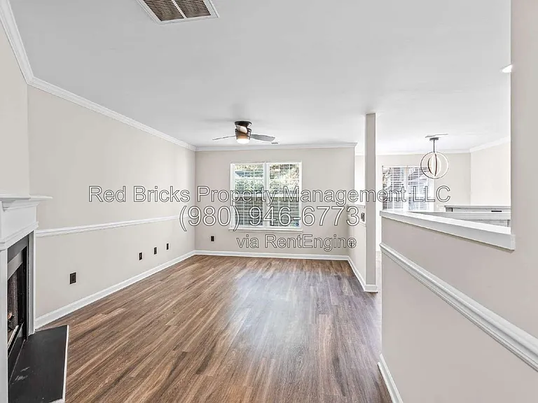 10212 University Park Ln — Photo 6