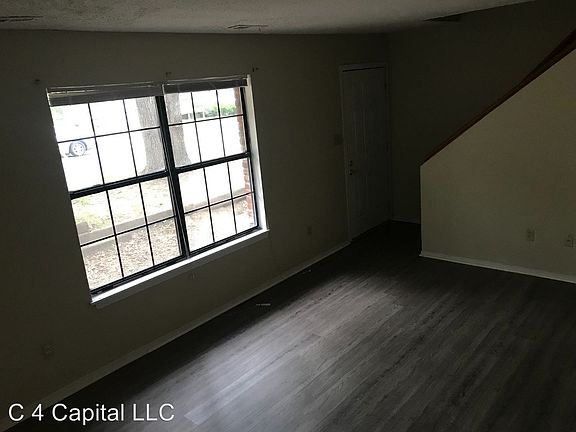 3rd image of 1720 Amelia St APT F