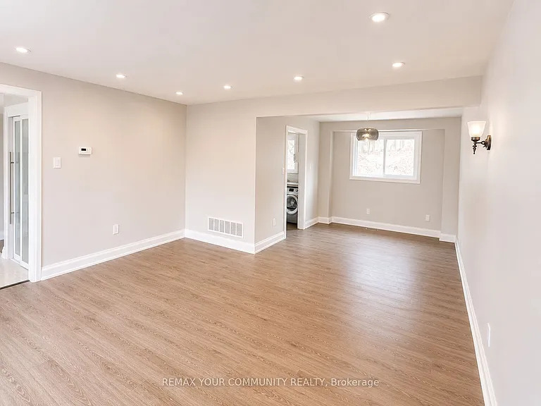 77 Beswick Dr — Photo 5