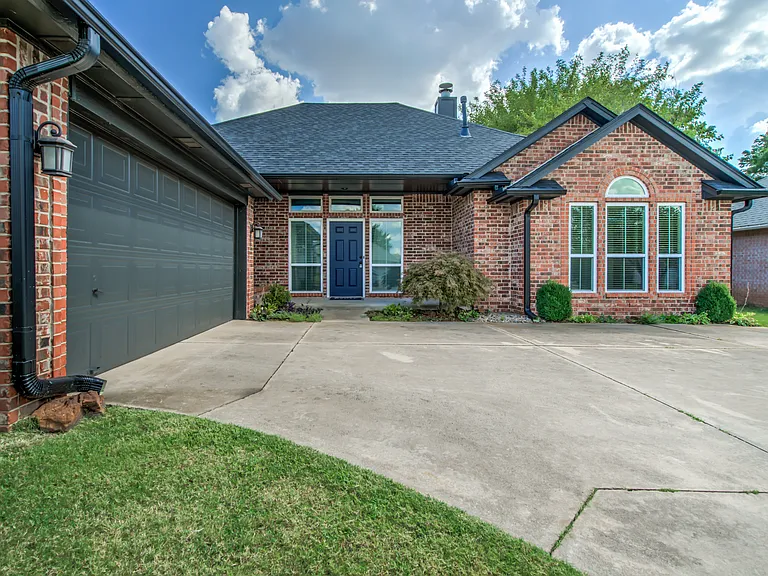 1908 Joseph Dr — Photo 25
