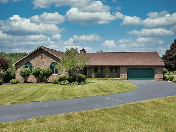 1997 Pinnacle Rd, Henrietta, NY 14467