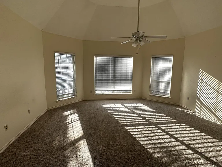 18532 Bay Pines Ln — Photo 10