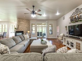 403 Silverwood Cir, Branson West, MO 65737