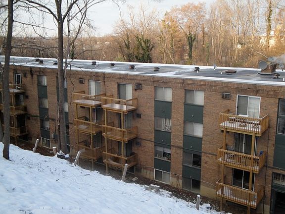 2nd image of 3060 Marshall Ave APT 211