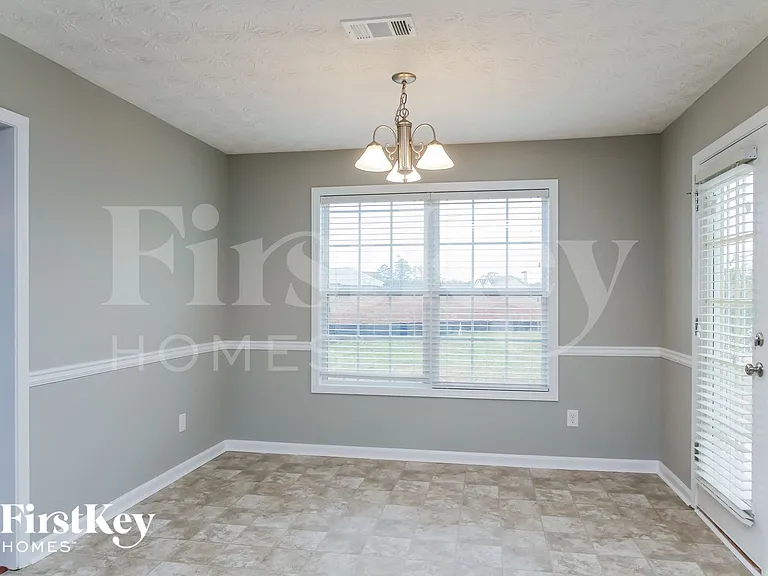 85 Natalie Ct — Photo 4