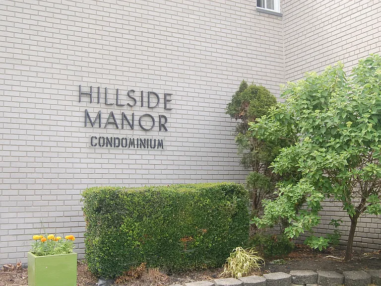 3433 Hillside Dr #12 — Photo 2