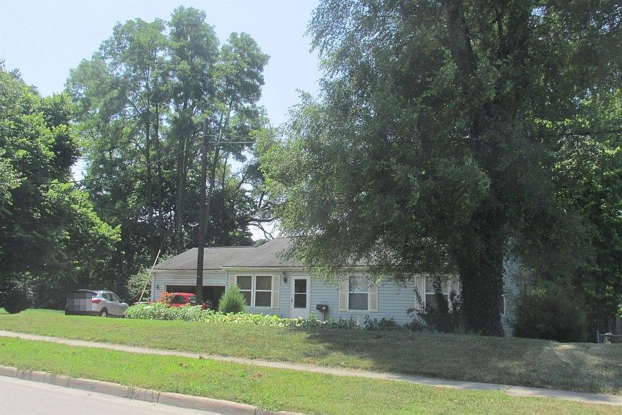 2nd image of 33 Miami Ave