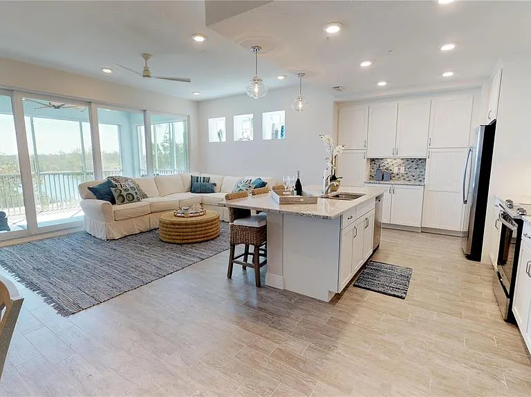 387 Aruba Cir #103 — Photo 3