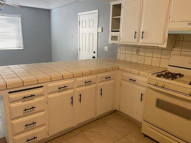 1730 S Demaree St — Photo 5