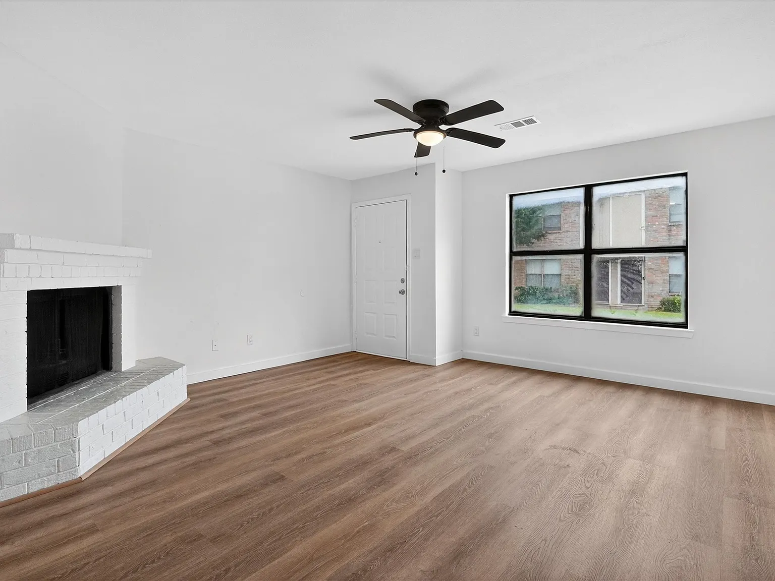 2 bed, 2.5 bath, 1250 sqft, $1,699 — Photo 3