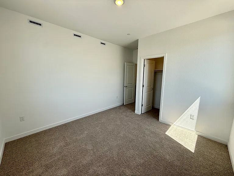 809 Canoe Ct — Photo 40