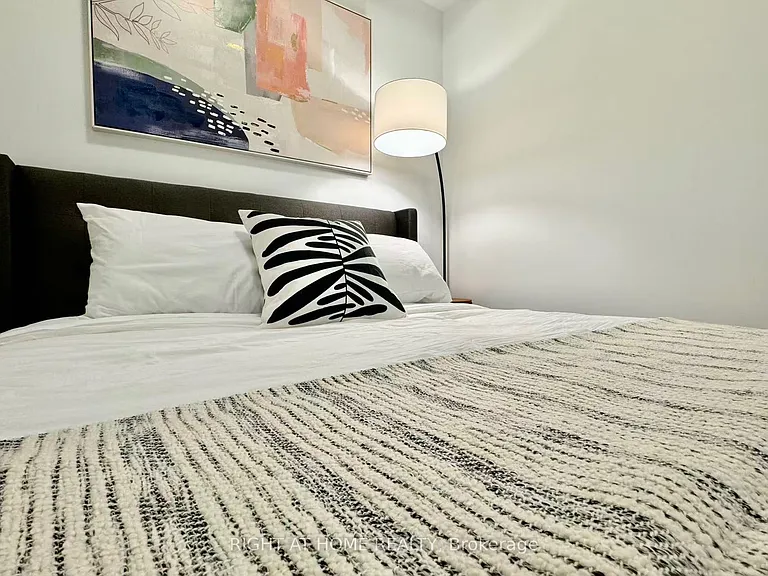 458 Richmond St W #1007 — Photo 13