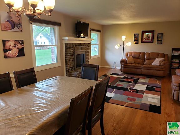 5th image of 412 Hampden Ct
