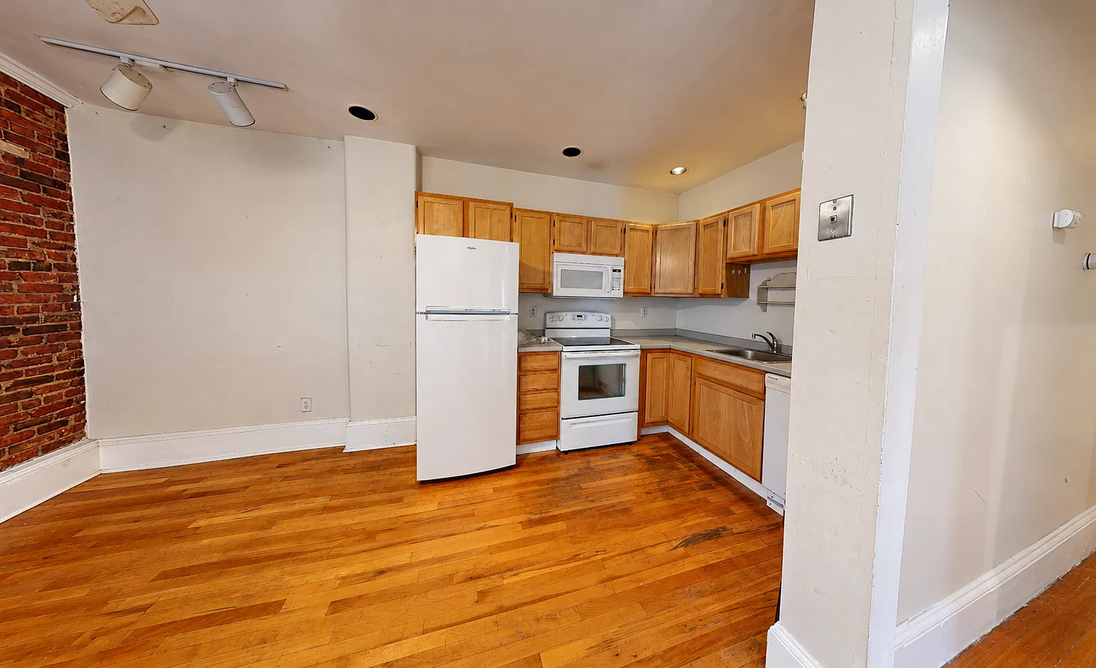 1538 Tremont Street — Photo 2