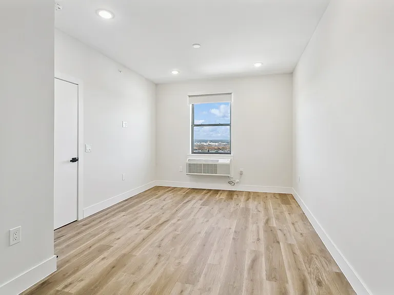 582 66th Street — Photo 20