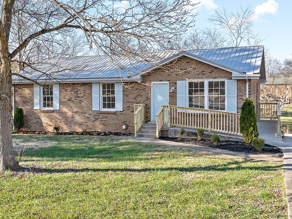 1st image of 812 Prescott Dr