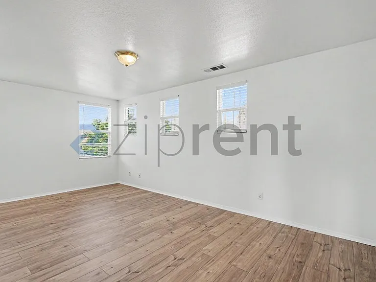 1854 Bankstown Way — Photo 26