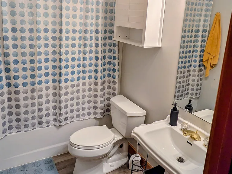 104 Southampton Dr — Photo 18
