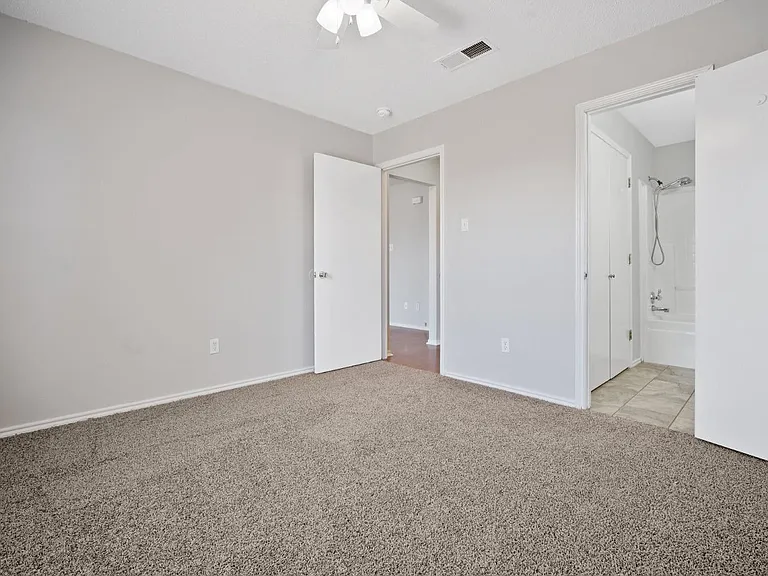 2502 110th St — Photo 10