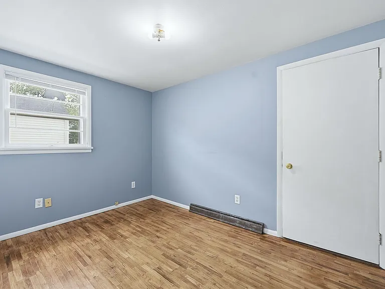 4828 Webster St — Photo 14