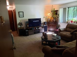 1252 N 68th St APT 202, Wauwatosa, WI 53213
