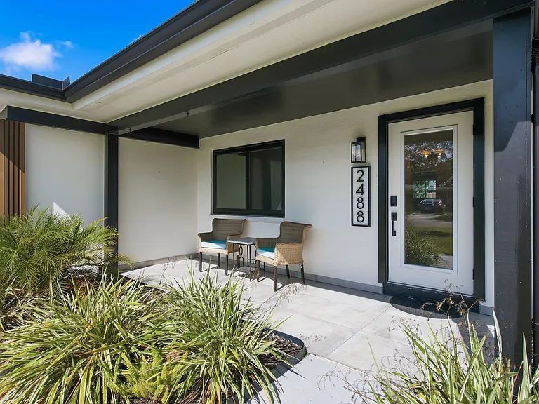 2488 Del Rio Way — Photo 4