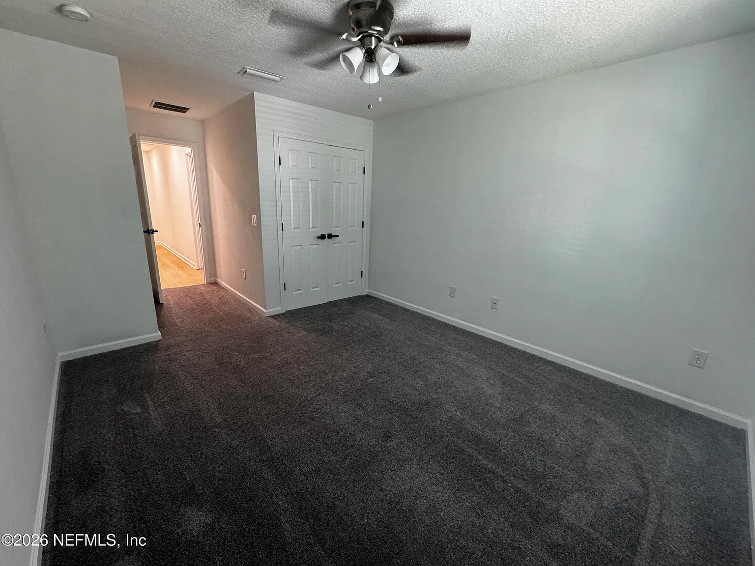 3 bed, 2.5 bath, 1468 sqft, $2,100 — Photo 2